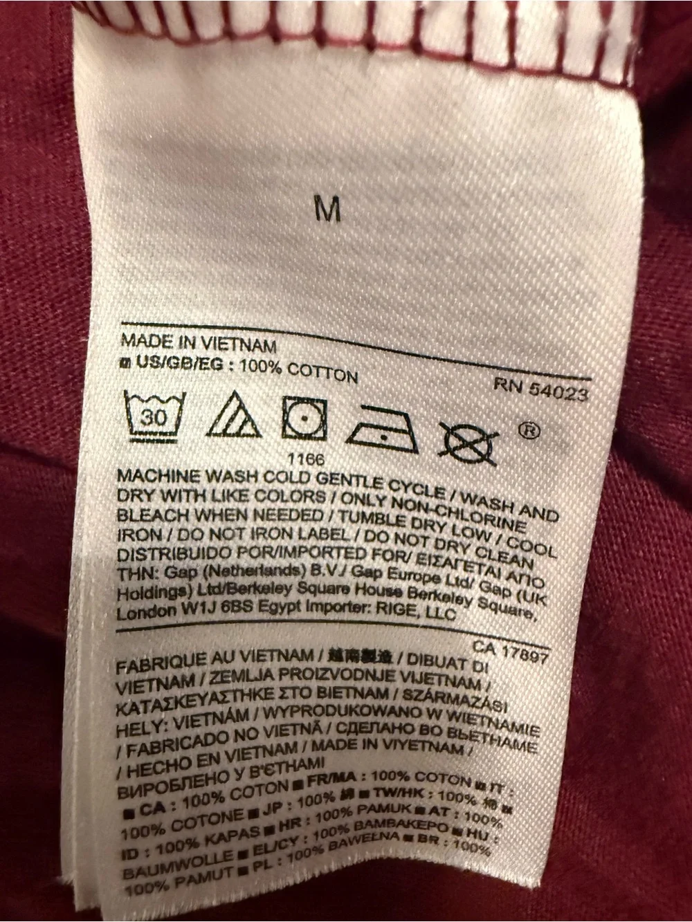 Banana Republic Men's Long Sleeve Crewneck Shirt - Maroon